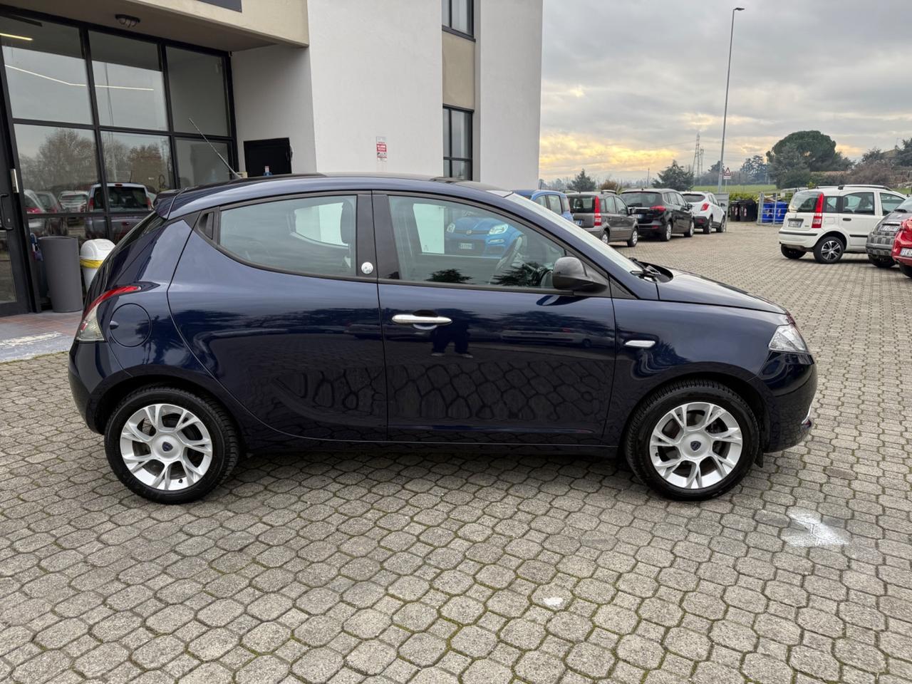 Lancia Ypsilon 1.2 69 CV 5 porte GPL Ecochic Gold