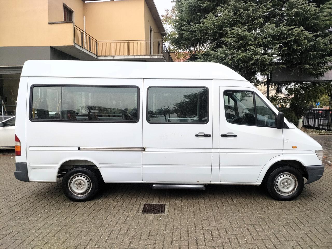 Mercedes Sprinter 2.3 D 9 posti-trasporto disabili