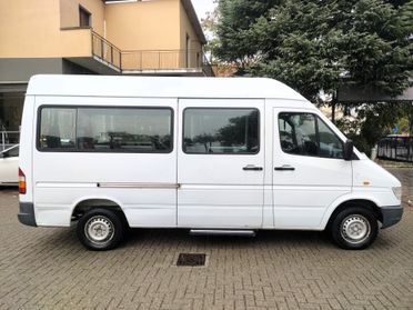Mercedes Sprinter 2.3d disabili 9 posti