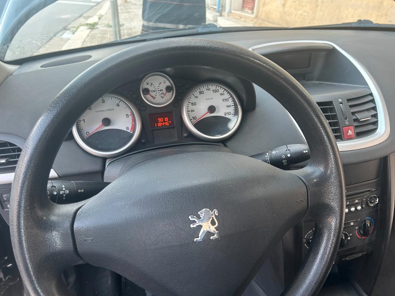 Peugeot 207 1.4 HDi 70CV 5p. ONE Line