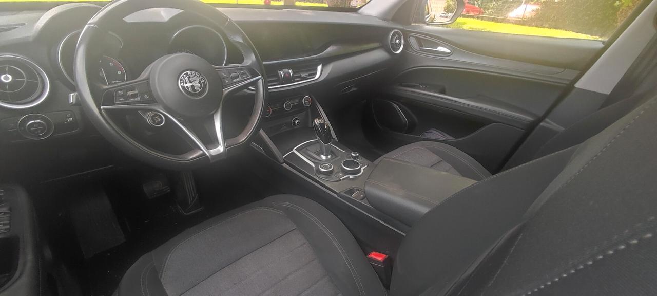 Alfa Romeo Stelvio 2.2 Turbodiesel 180 CV AT8 Q4 BUSINESS