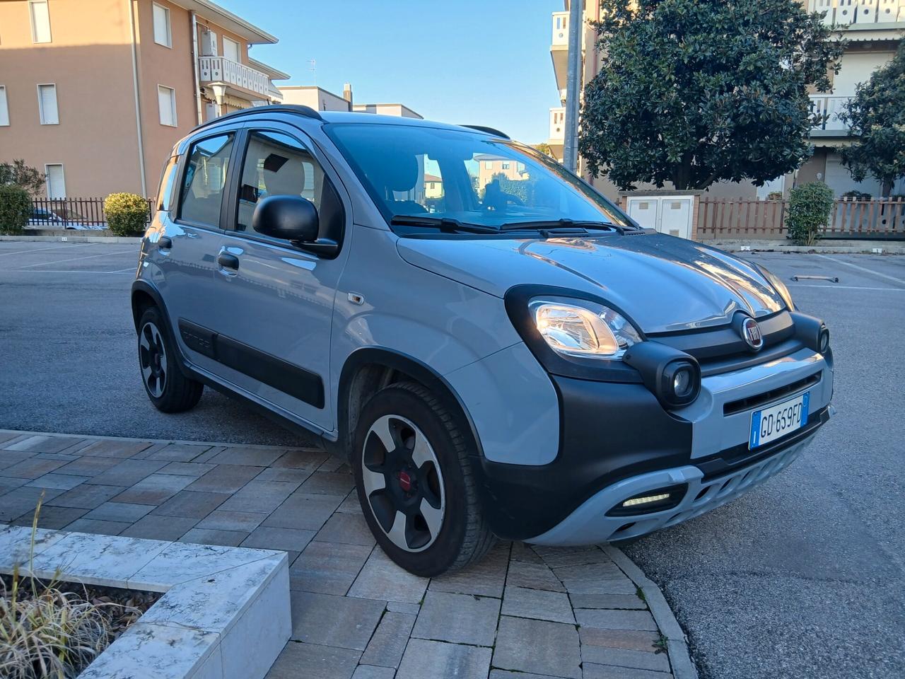 Fiat Panda 1.0 FireFly S&S Hybrid City Cross tua a € 199 mese