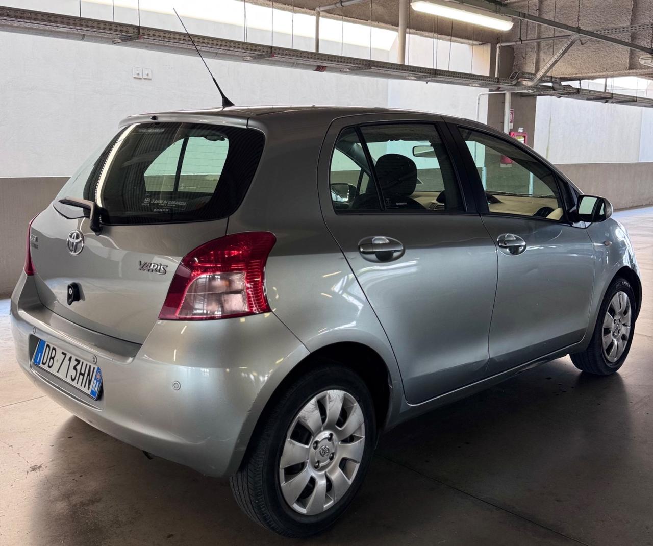 Toyota Yaris 1.0 5 porte Sol 24.813 km!