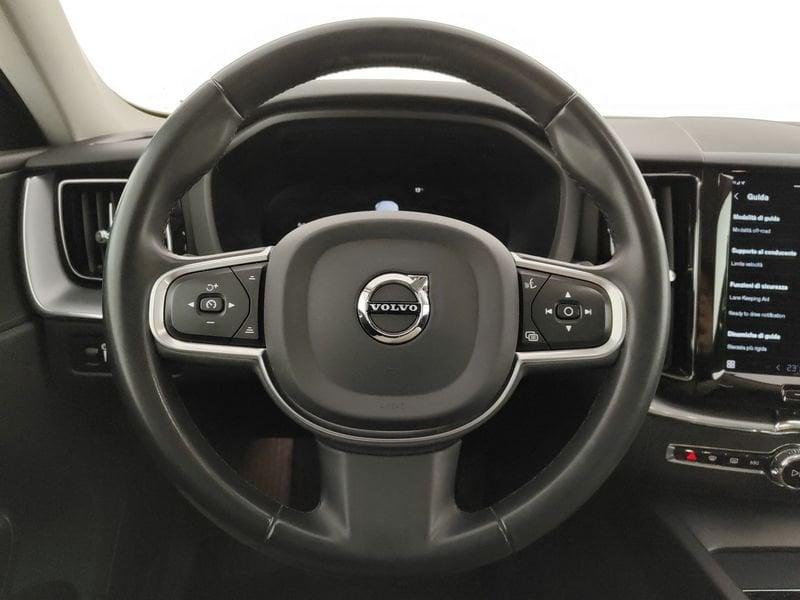 Volvo XC60 B4 (d) Geartronic Momentum ProB - IVA DEDUCIBILE