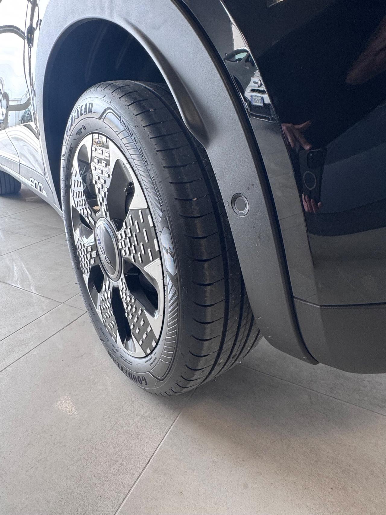 FIAT 600 HYBRID AUTOMATICA LA PRIMA MY2025