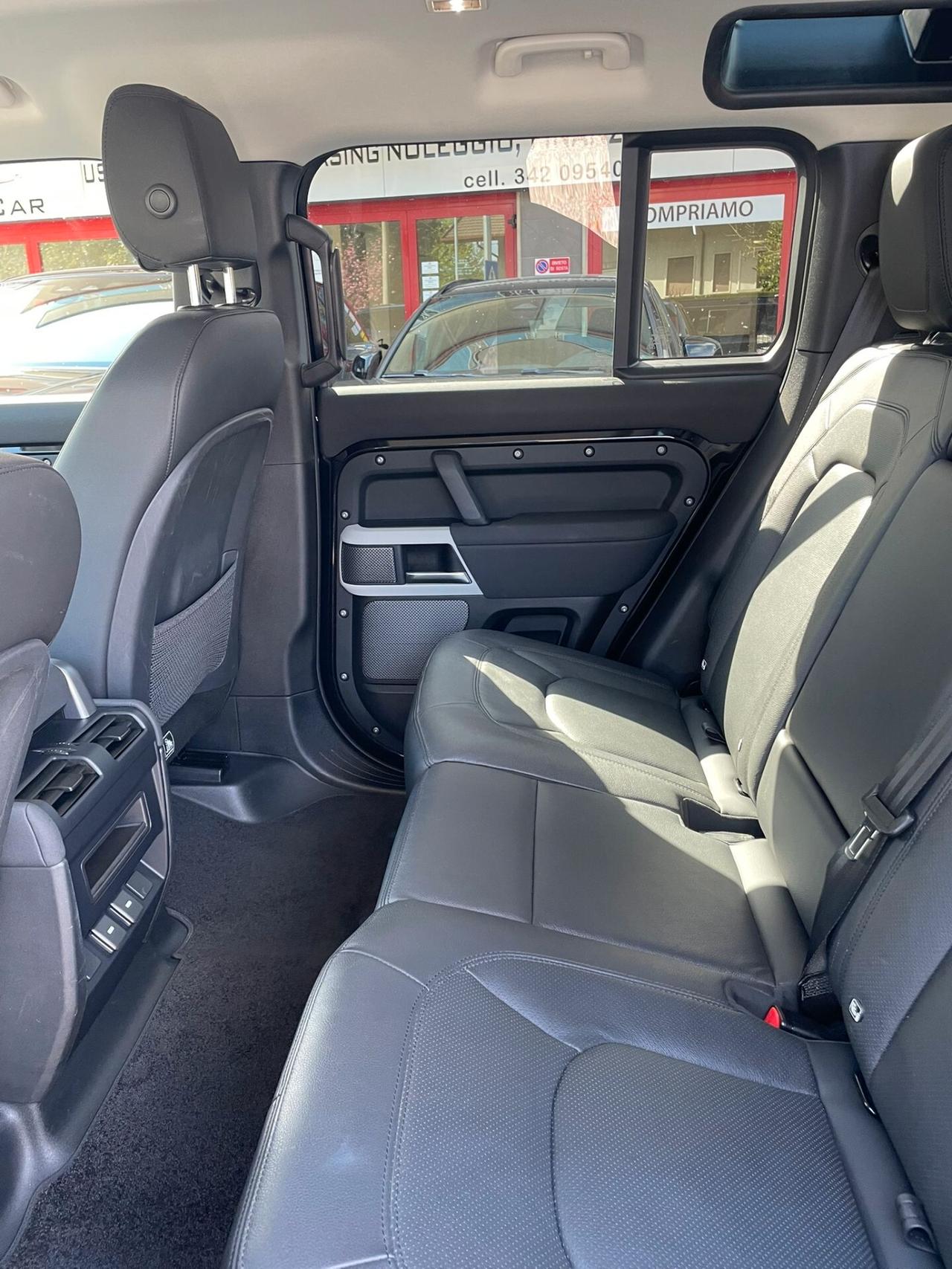 Land Rover Defender 110 3.0D I6 250 CV AWD Auto SE