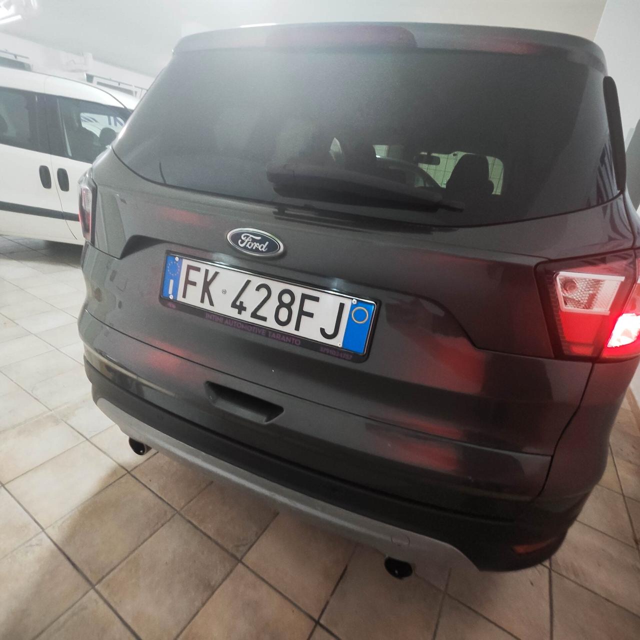 Ford Kuga 1.5 TDCI 120 CV S&S 2WD Powershift Business 12 mesi di garanzia