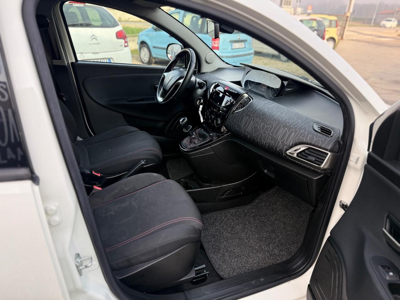 Lancia Ypsilon 0.9 TwinAir 85 CV 5 porte Metano Ecochic Gold