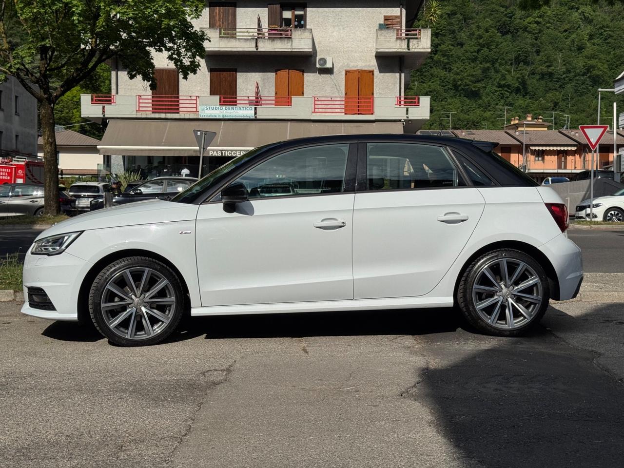 Audi A1 SPB 1.4 TDI S tronic Admired S LINE - TETTO APRIBILE - CAMBIO AUTOMATICO - SENSORI ANTERIORI E POSTERIORI - SEDILI IN PELLE