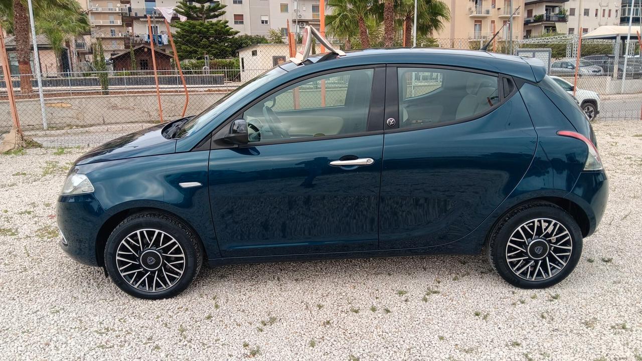 Lancia Ypsilon 1.2 69 CV 5 porte GPL Ecochic Gold