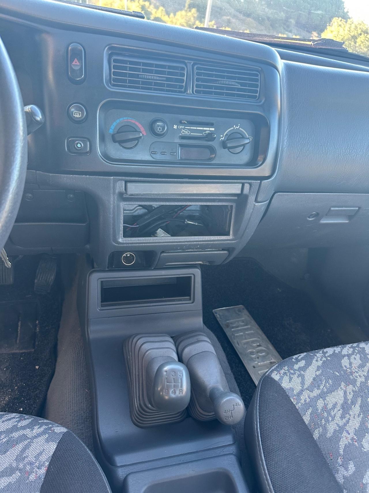 Mitsubishi L200 2.5 TDI 4WD Club Cab Pick-up GLS