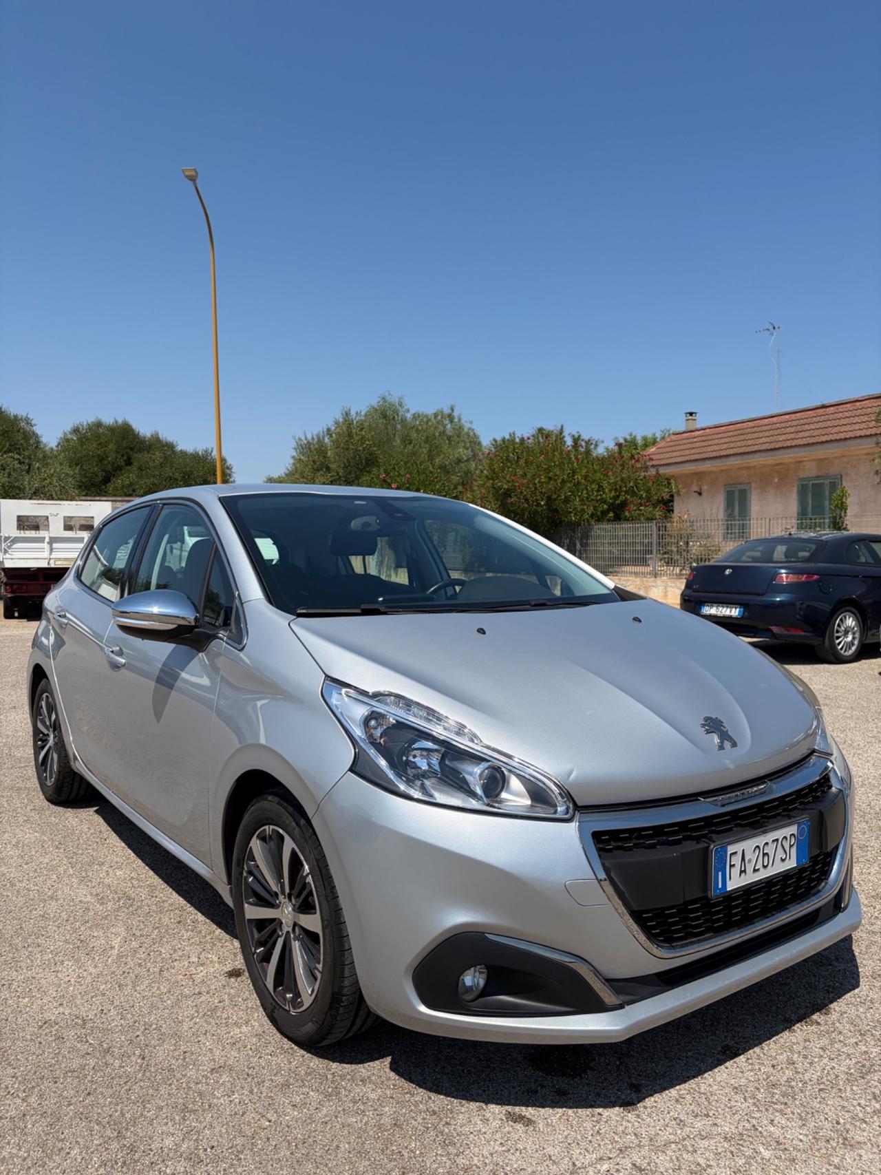 Peugeot 208 BlueHDi 75 5 porte Allure