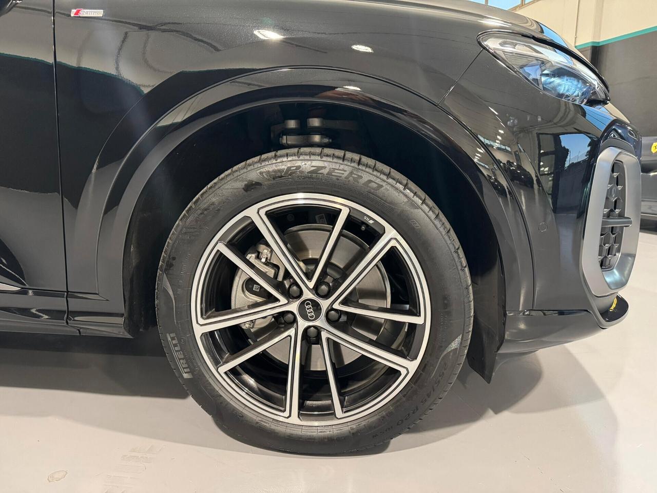 NEW Audi Q5 40 TDI quattro S tronic S line IVA ESP - NEW MODEL