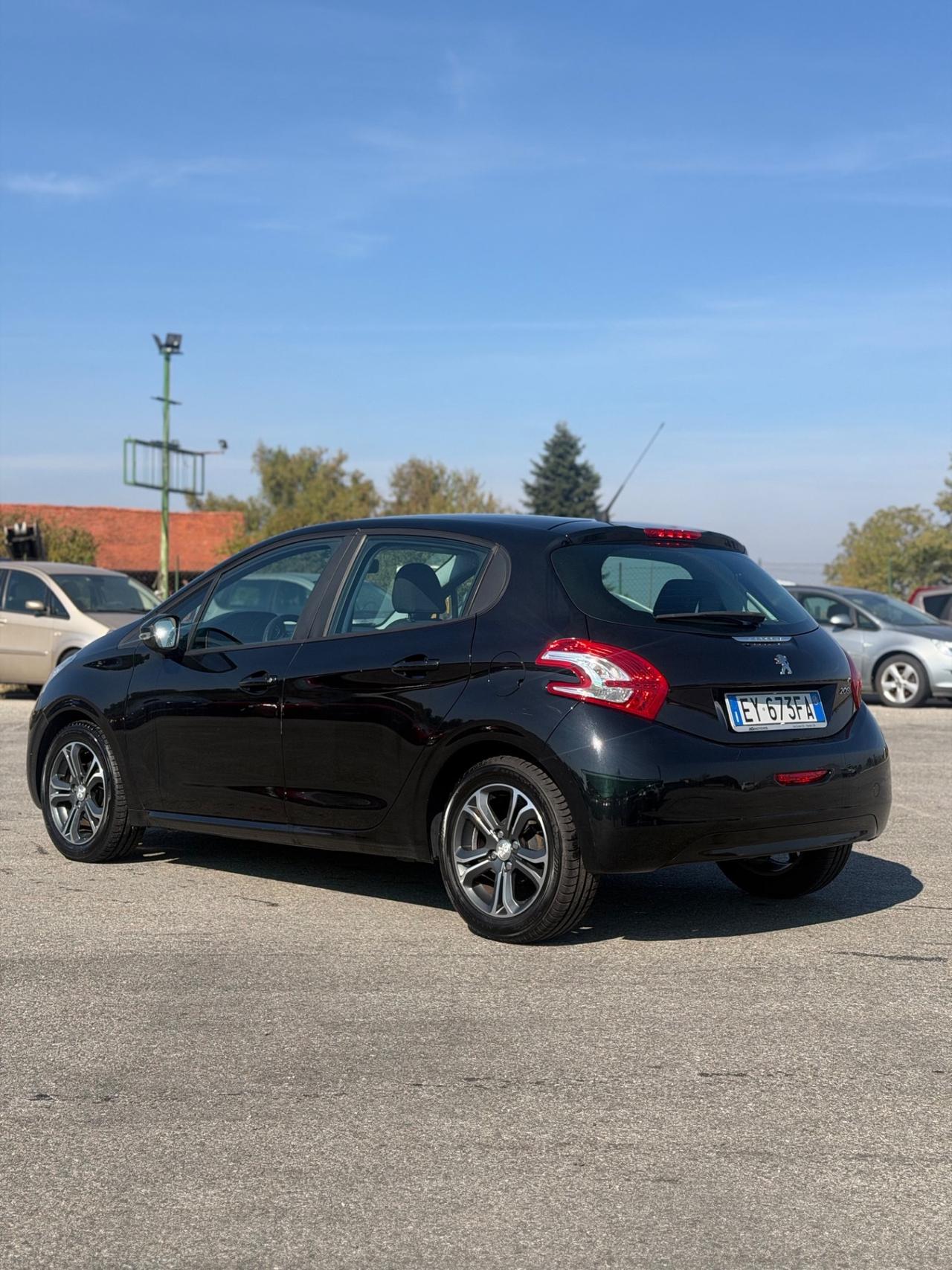 Peugeot 208 GARANZIA 12 MESI