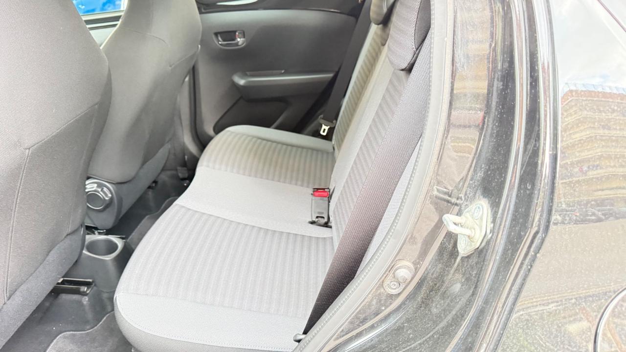 Toyota Aygo Connect 1.0 VVT-i 72 CV 5 porte x-play LED NAVI KAMERA PDC BLUETOOTH CERCHI 16