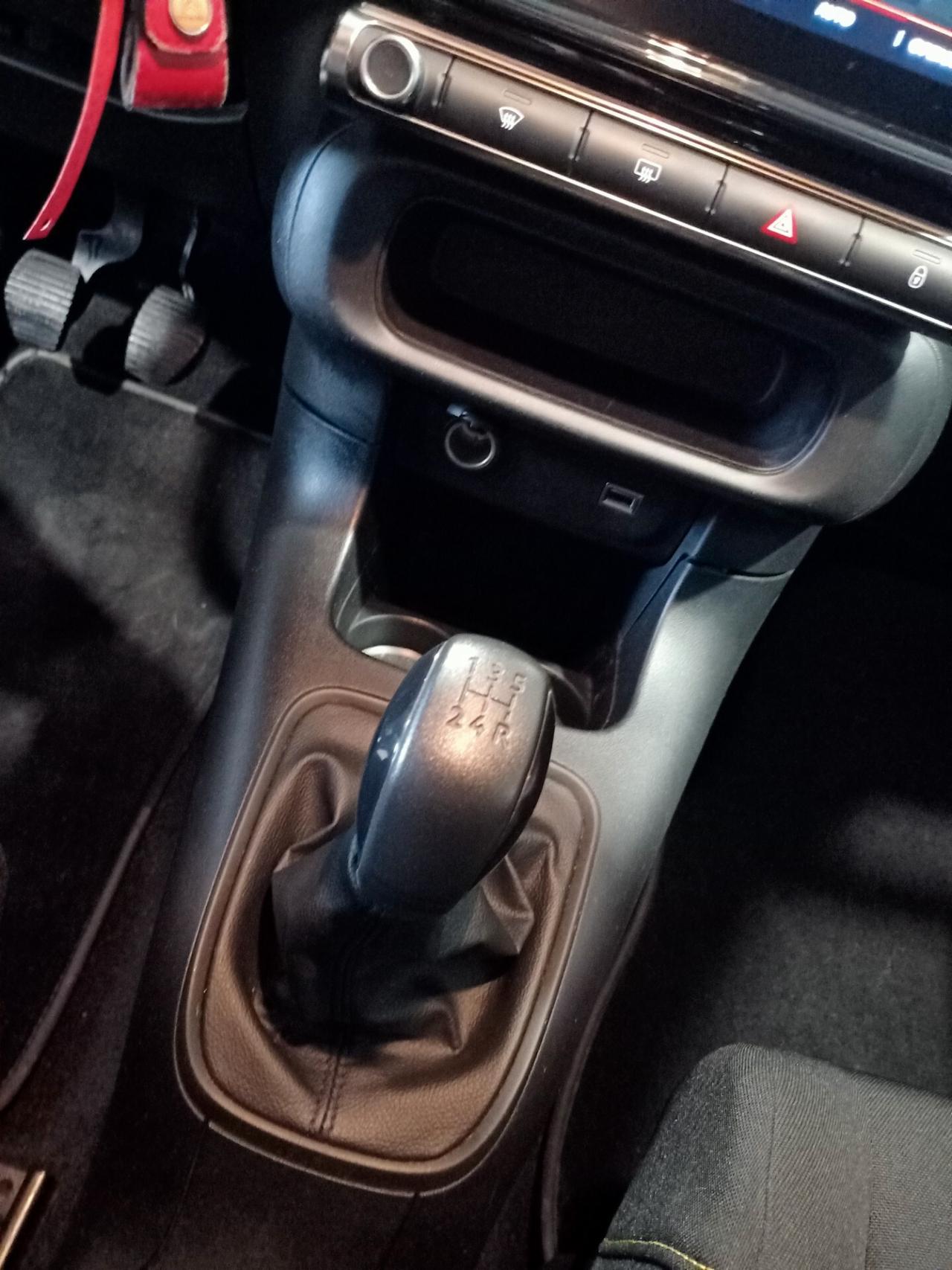 Citroen C3 C3 1.2 puretech Feel s neopantati!*
