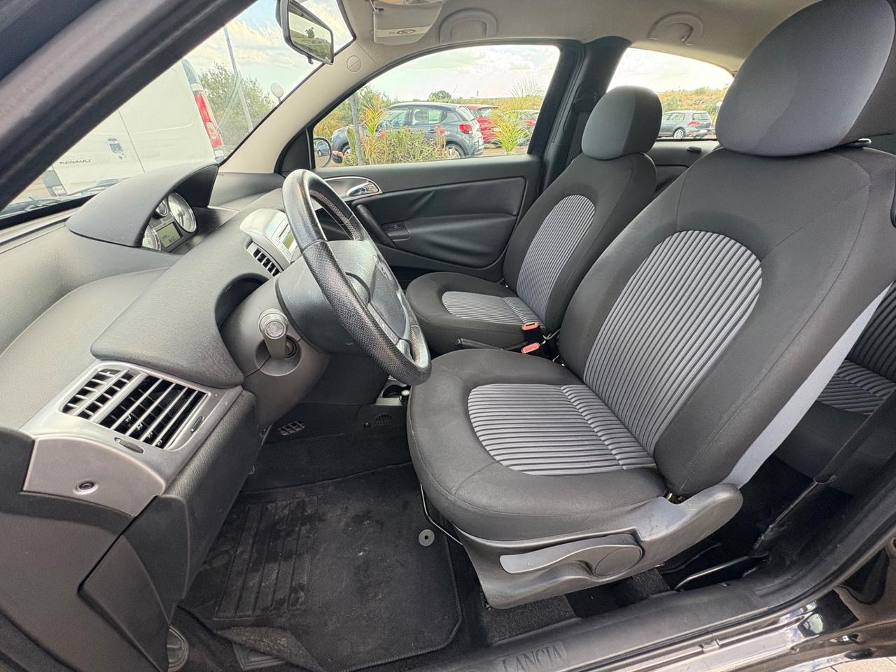 Lancia Ypsilon 1.2 Oro Neopatentati