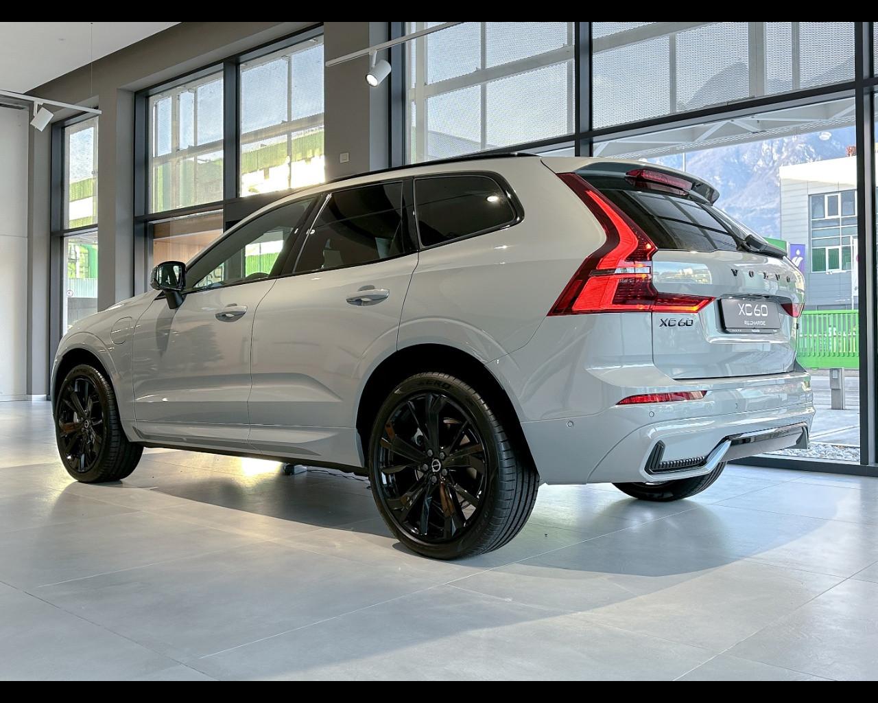 VOLVO XC60 Ultra Black Edition T6 AWD AUT