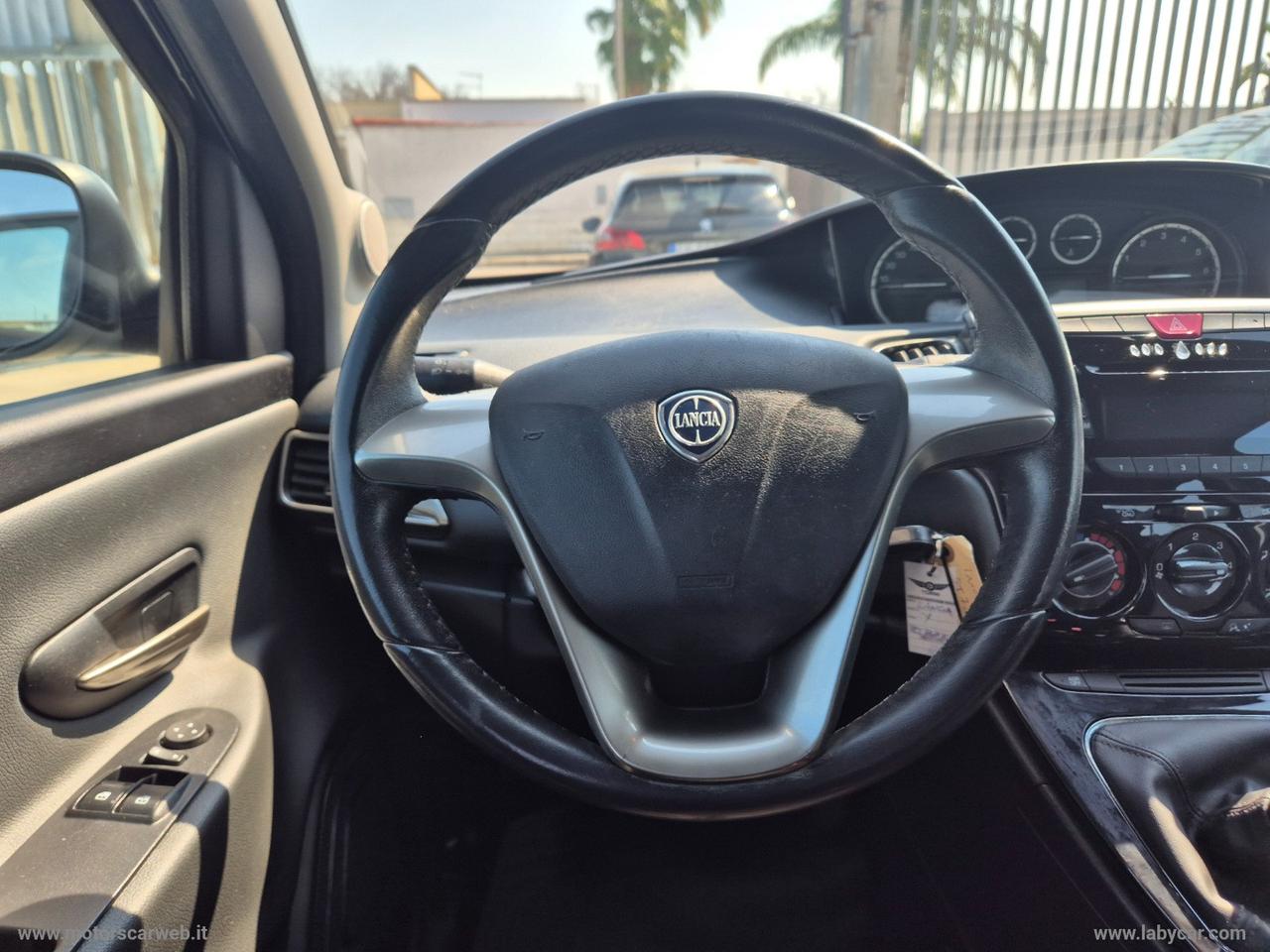 LANCIA Ypsilon 1.2 69 CV 5p. S&S Silver