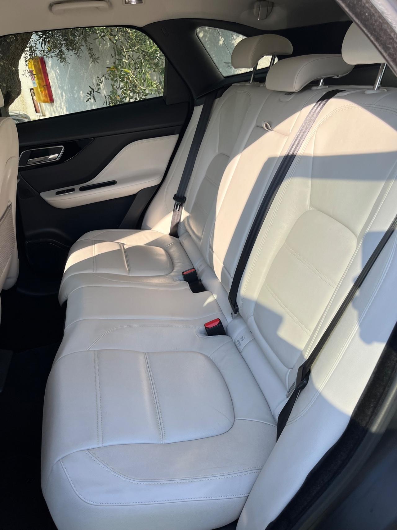 Jaguar F-Pace 2.0 D 180 CV AWD Portfolio