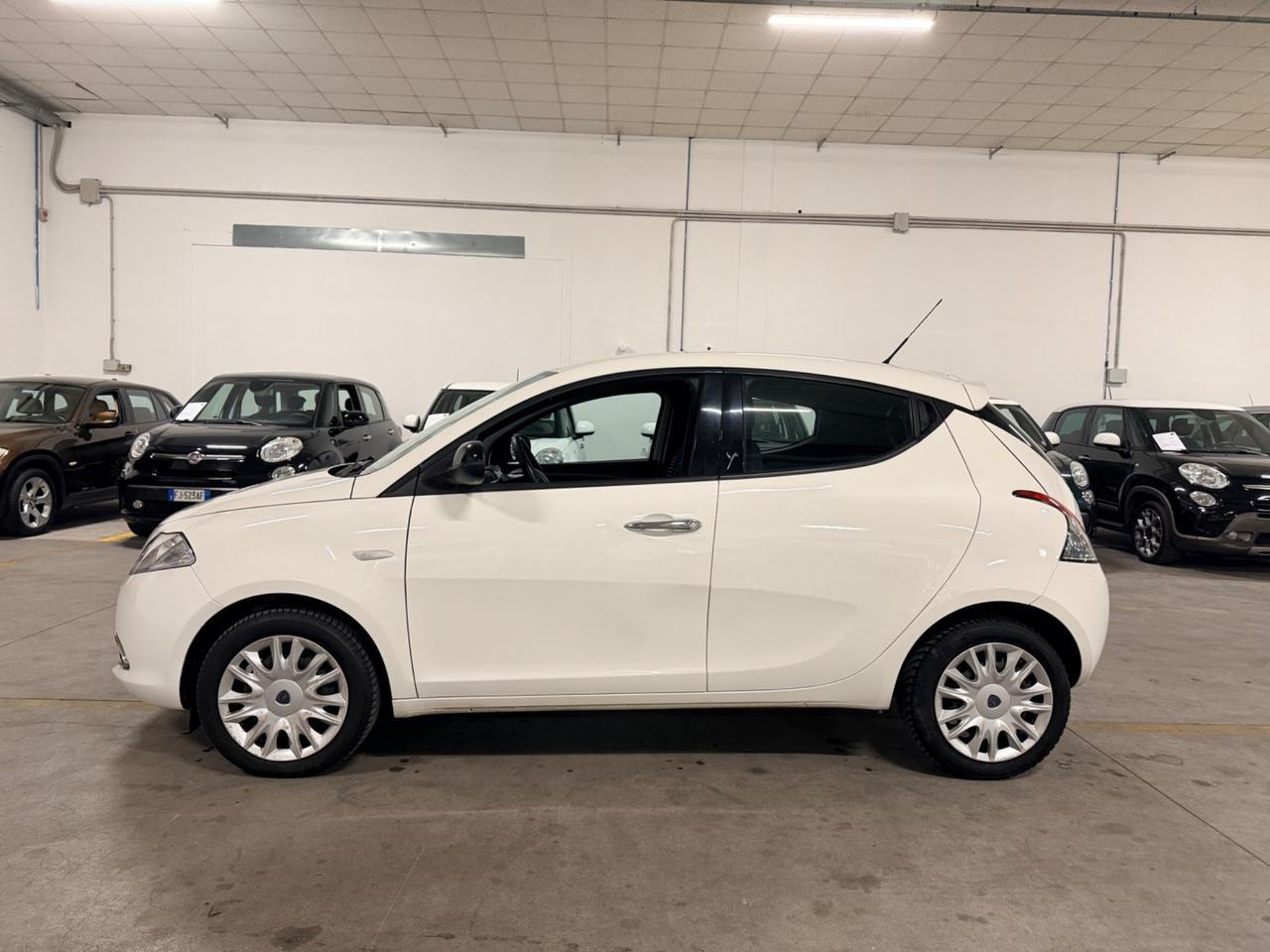 Lancia Ypsilon 1.2 69 CV 5 porte S&S Platinum