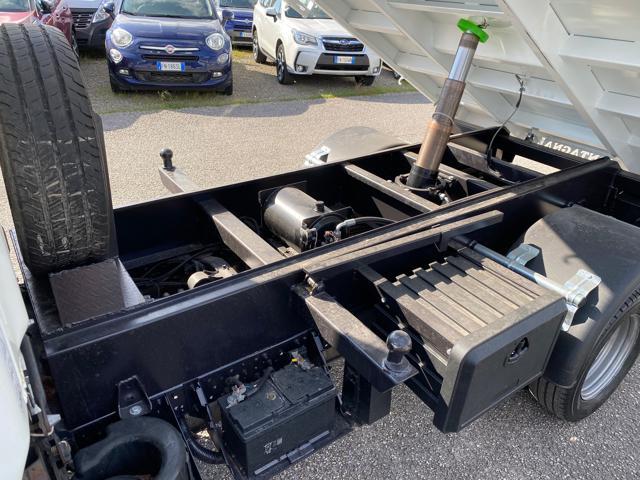NISSAN Cabstar NT400 35.14 2.5 dci Ribaltabile Trilaterale