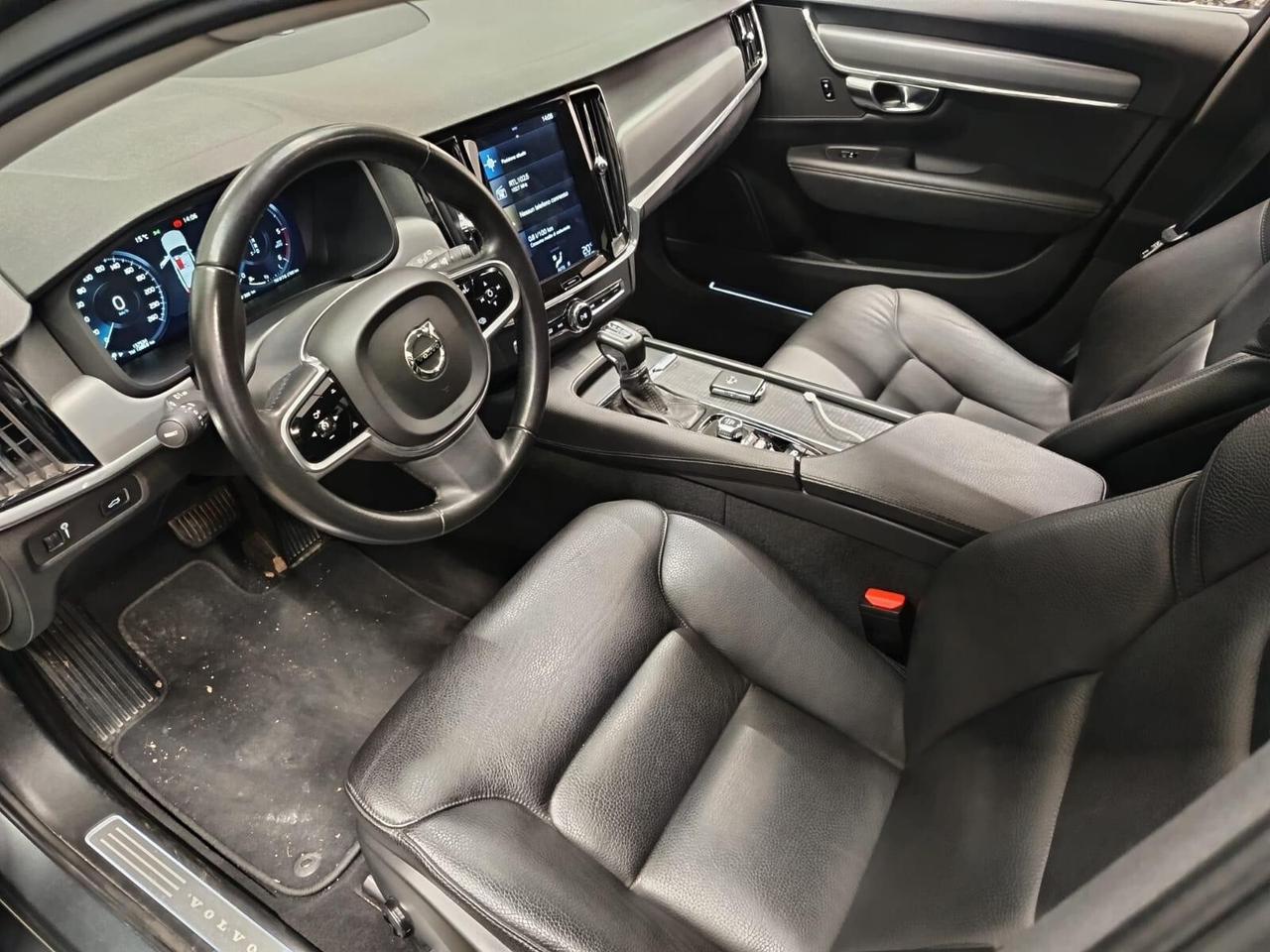 Volvo V90 D4 AWD Geartronic Momentum