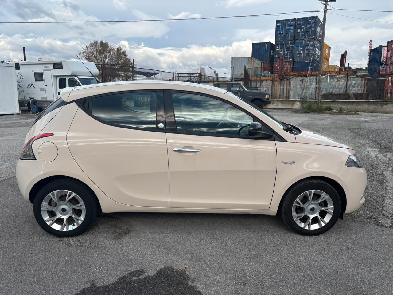 Lancia Ypsilon 1.2 69 CV 5 porte GPL Ecochic Gold