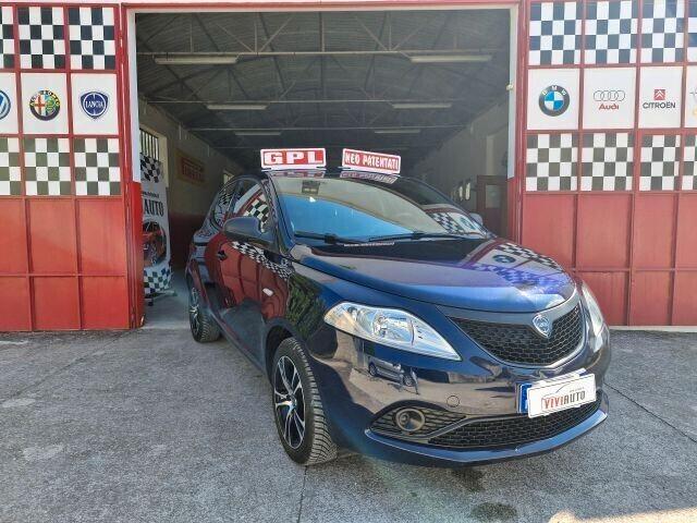 Lancia Ypsilon 1.2 69 CV 5 porte GPL Ecochic Elefantino Blu