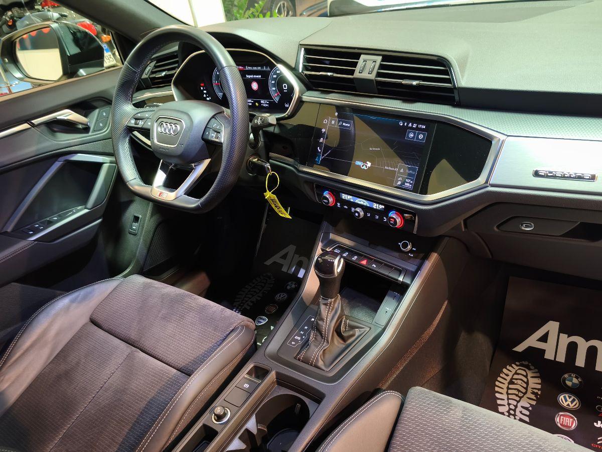 AUDI Q3 Sportback SPB 40 TDI Identity Black S-line