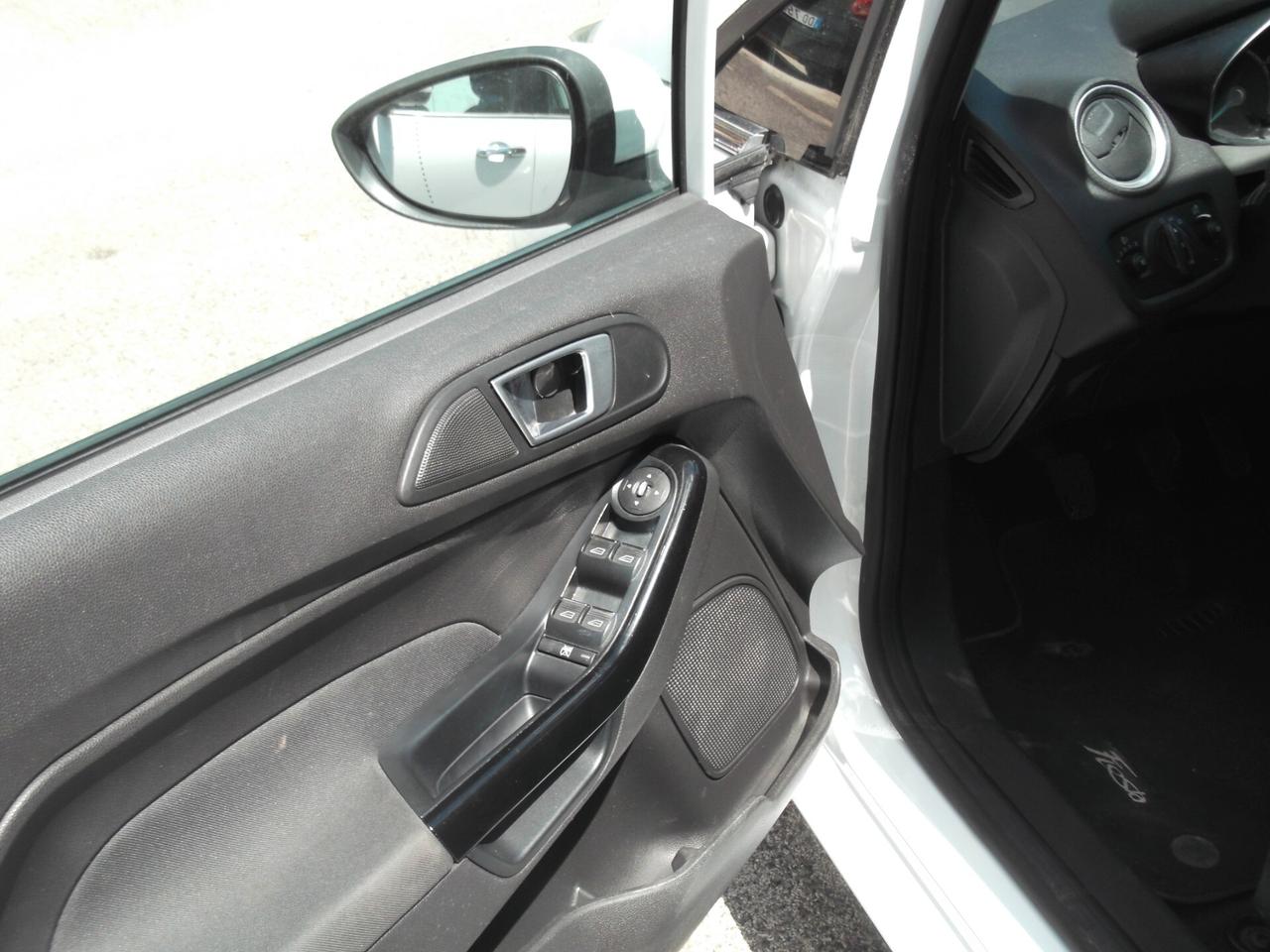 Ford Fiesta 1.0 EcoBoost 100CV 5 porte Titanium - 28