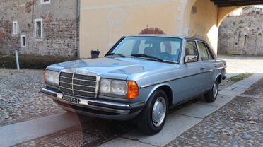 Mercedes-benz 200 Mercedes W123 48.000KM da Museo!!!