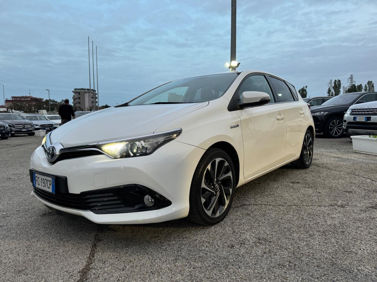 Toyota Auris 1.8 Hybrid Lounge GPL 77000 Km !!