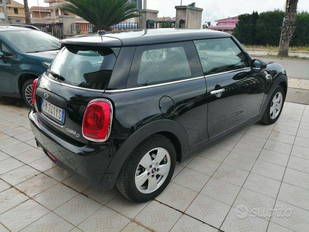 MINI 1.5 COOPER D BUSINESS cambio automatico