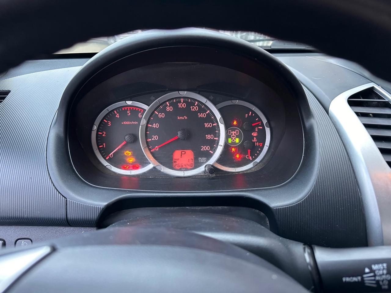 Mitsubishi L200 2.4 DI-D/181CV Double Cab Intense Hp Mivec