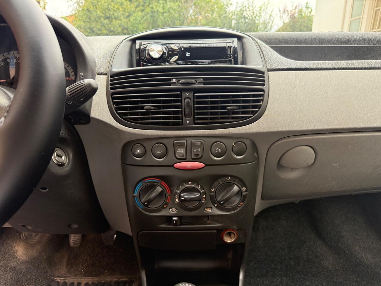 Fiat Punto 1.2i 3 porte ELX