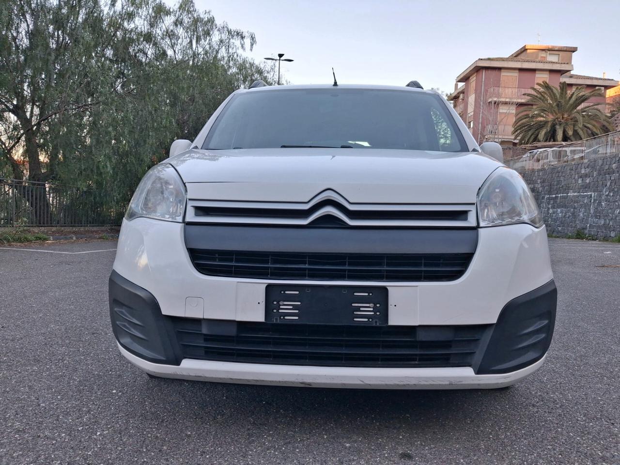 Citroen Berlingo Pianale ribassato con rampa disabili in carrozzina