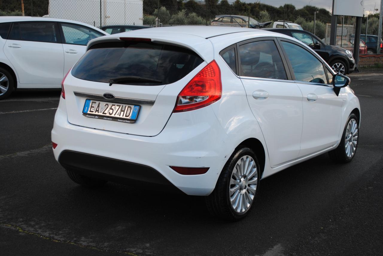 FORD FIESTA 1.2 82 CV OK NEOPATENTATI