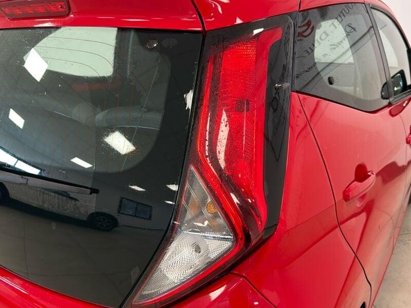 Toyota Aygo Aygo Connect 1.0 VVT-i 72 CV 5 porte x-cool