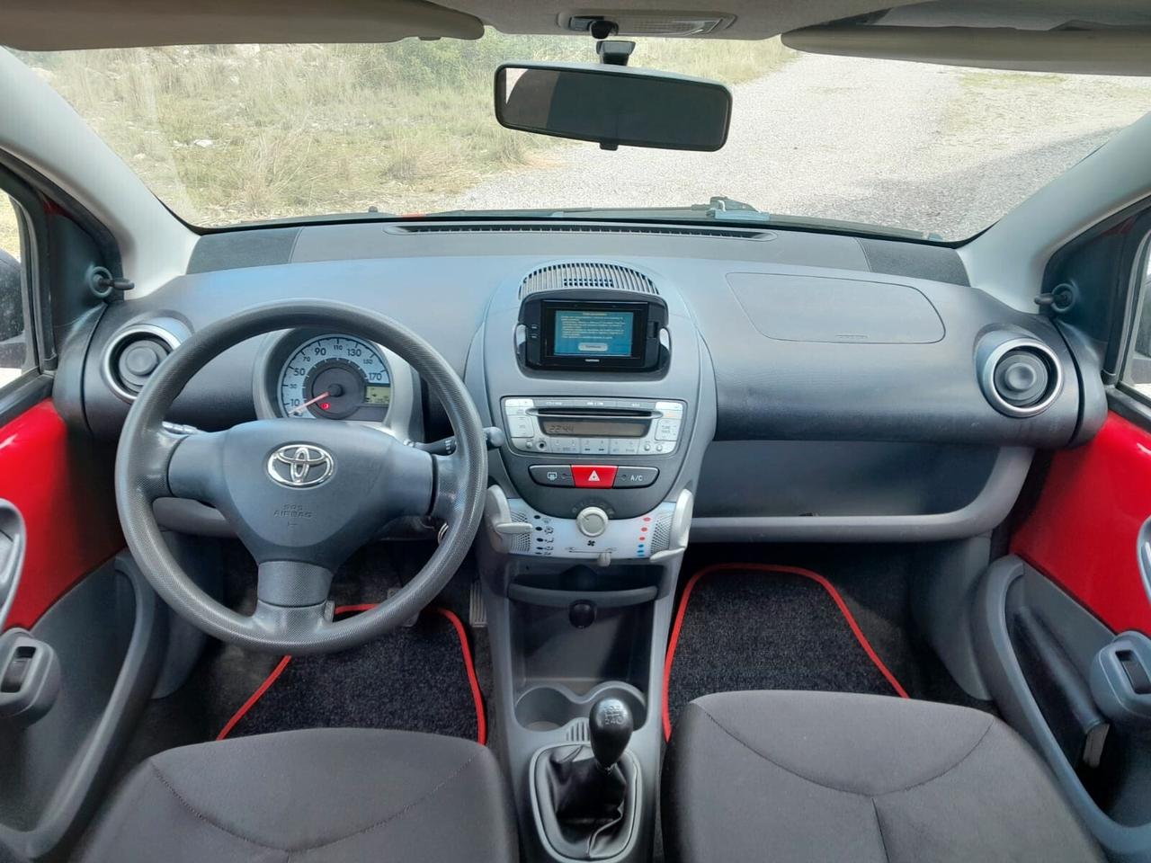 Toyota Aygo 1.0 5 porte Now navi