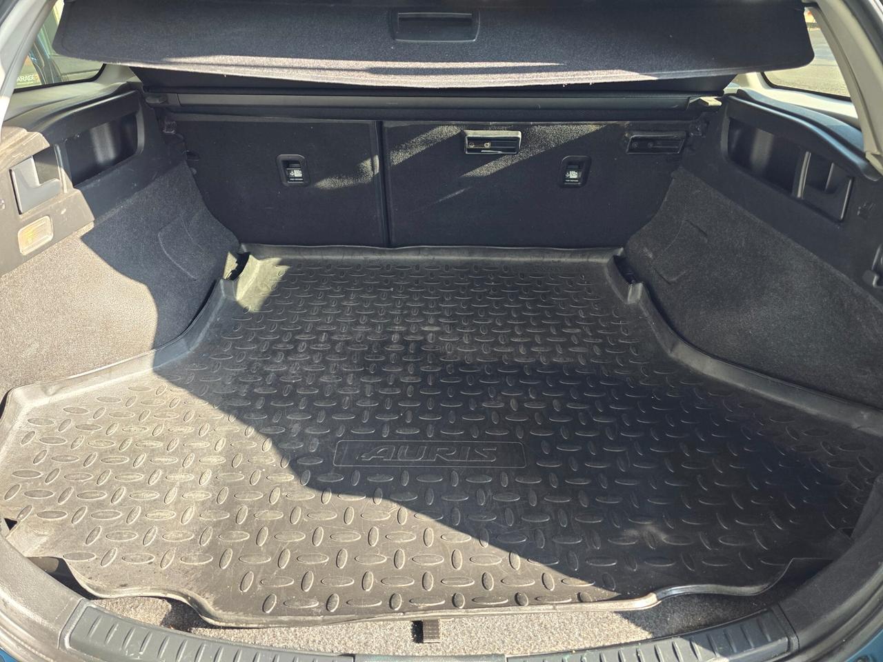 Toyota Auris Touring Sports 1.8 Hybrid Lounge 2015 E6