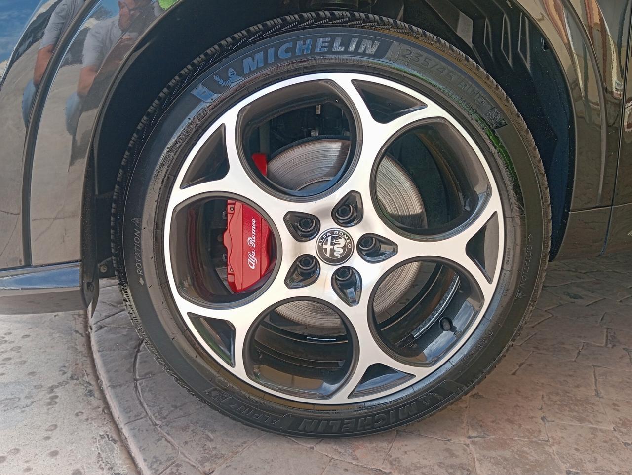 Alfa Romeo Tonale 1.3 280 CV PHEV AT6 Q4 Veloce