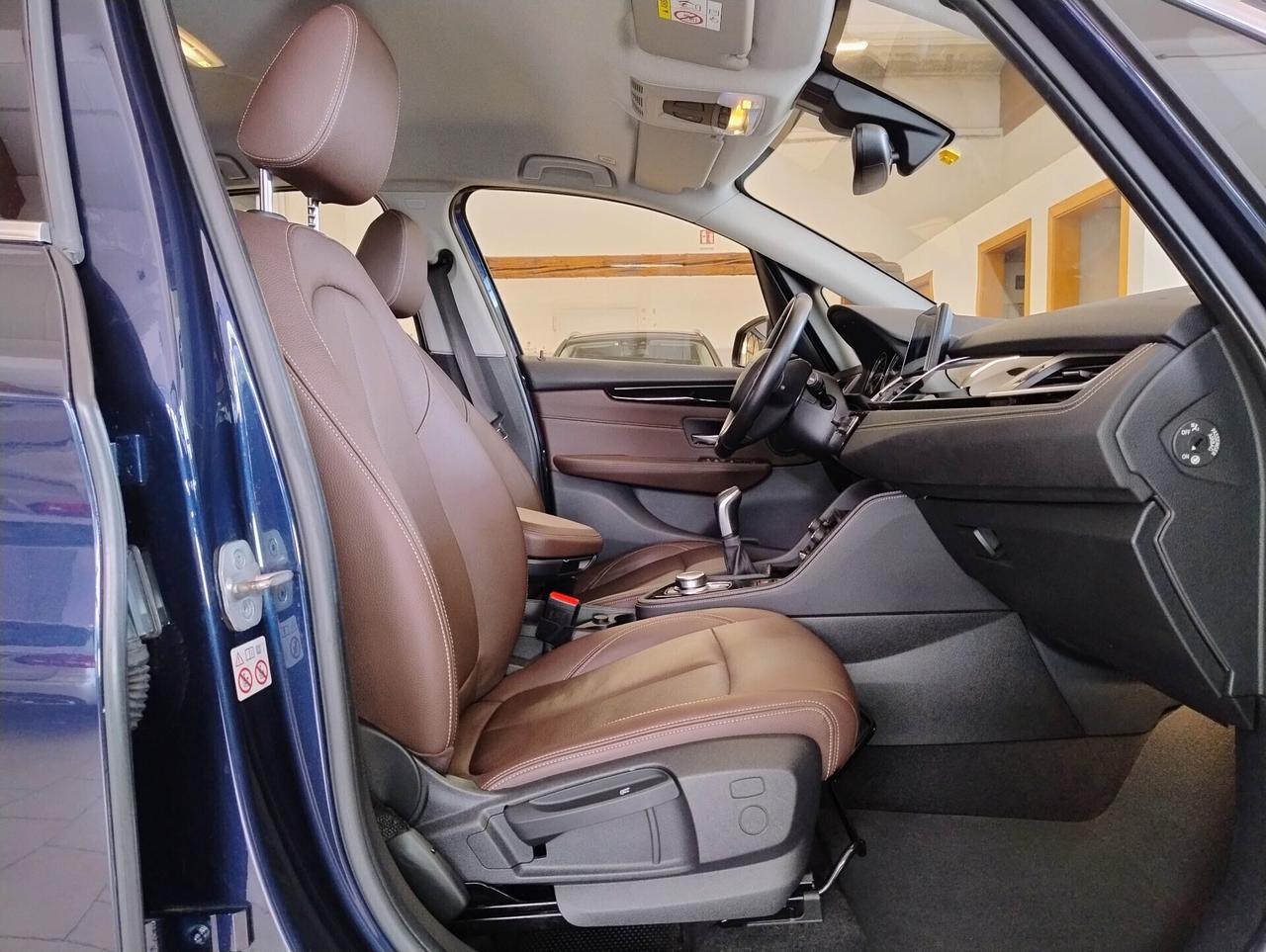 BMW 218d Active Tourer Luxury LED NAVI AMBIENT