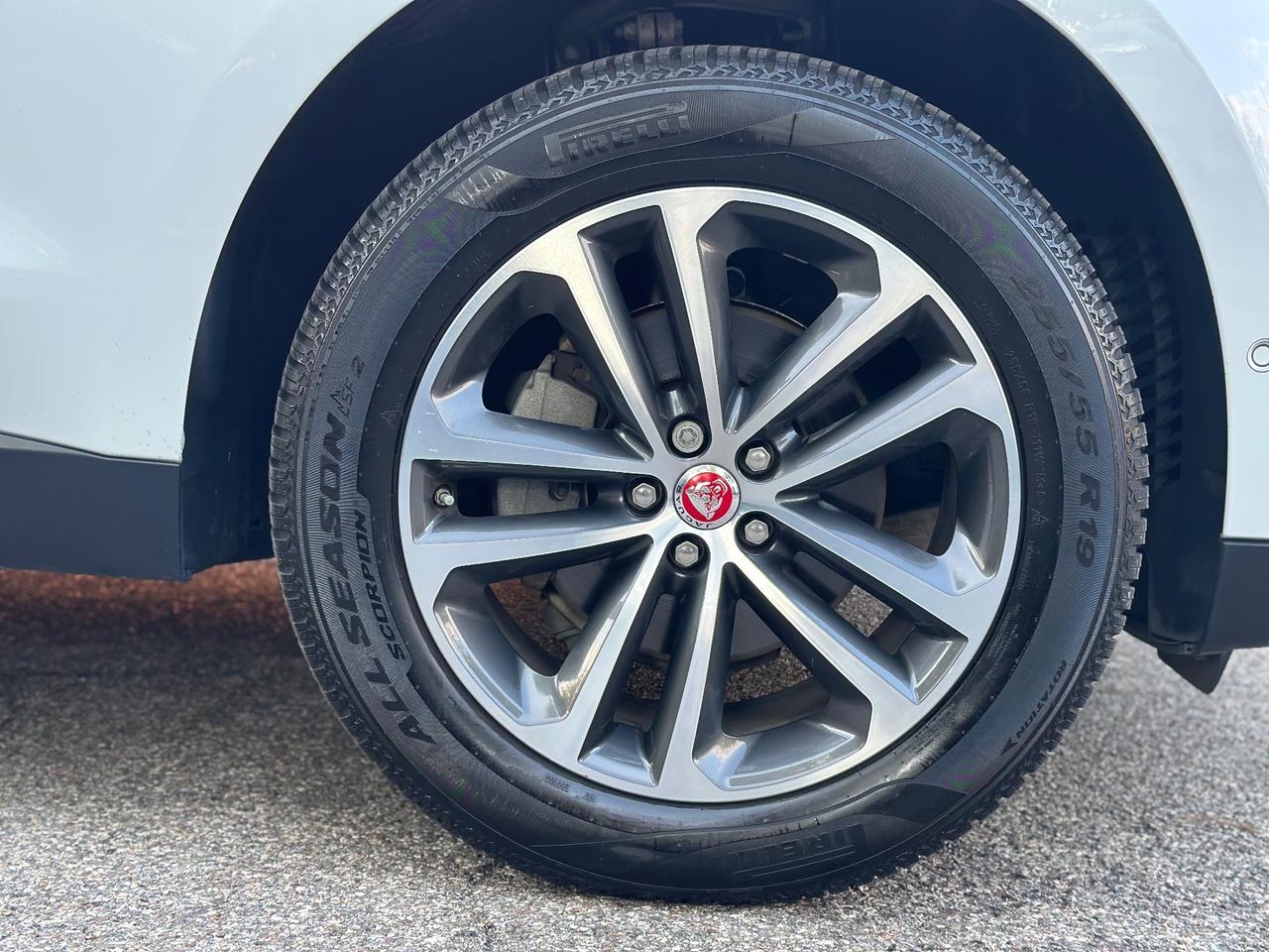 Jaguar F-Pace 2.0 D 180 CV AWD Portfolio
