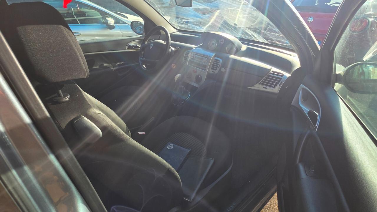 Lancia Ypsilon 1.4 Argento Ecochic GPL