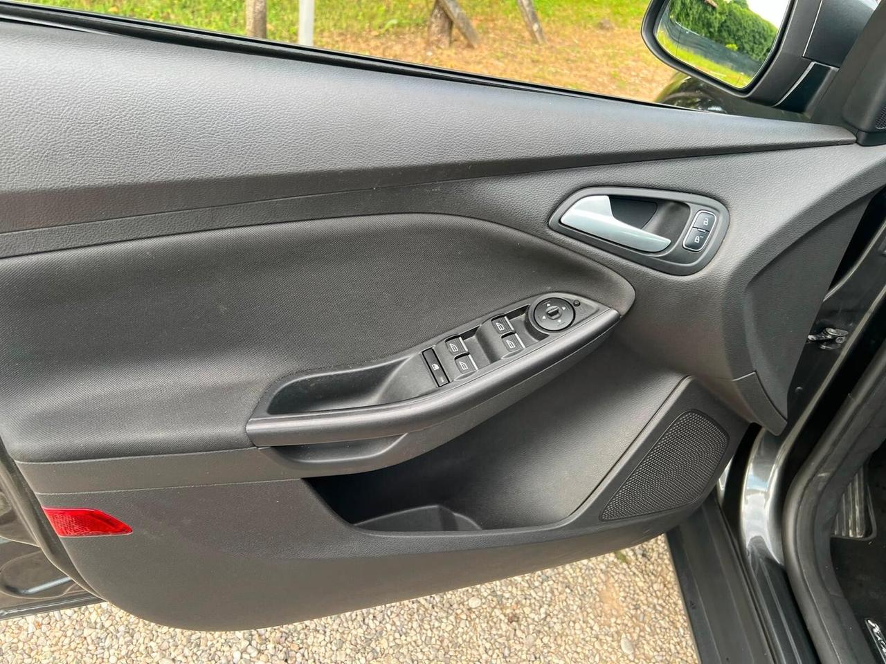 Ford Focus 1.5 TDCi 120 CV Start&Stop Pow. SW ST Line Business