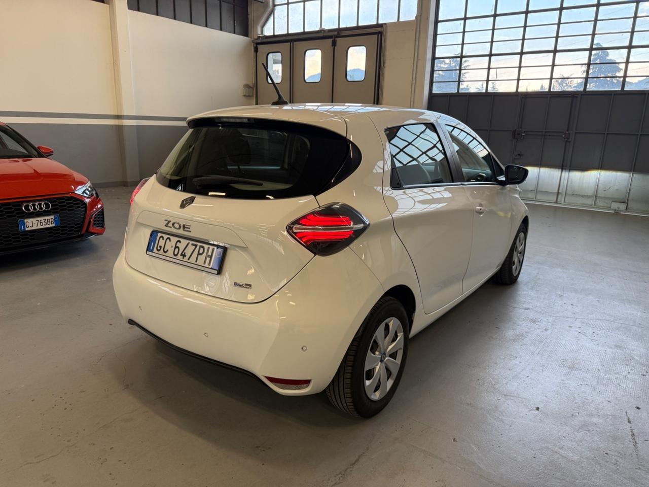 Renault ZOE Life R110 elettrica 2020 neopatentati