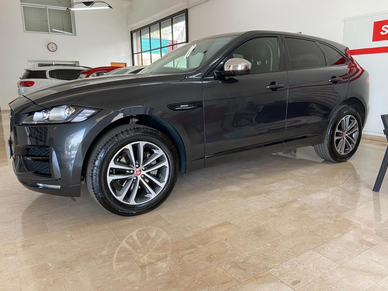 Jaguar F-Pace 2.0 D 180 CV AWD R-Sport