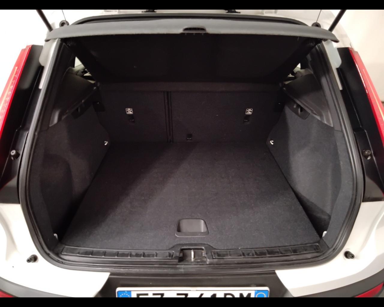 VOLVO XC40 - XC40 1.5 t3 Momentum Core 163cv my21