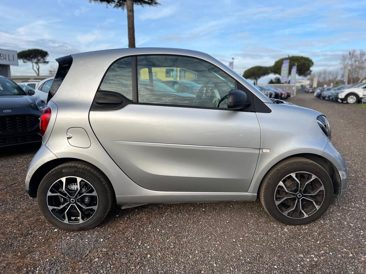 Smart ForTwo 70 1.0 twinamic Youngster pelle navi